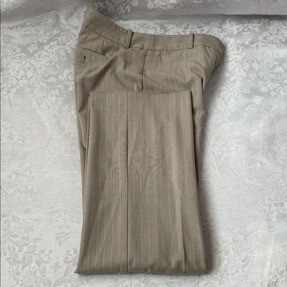 Talbots Women’s Beige/Pink Dress Pants.  Size 2P - Picture 6 of 6